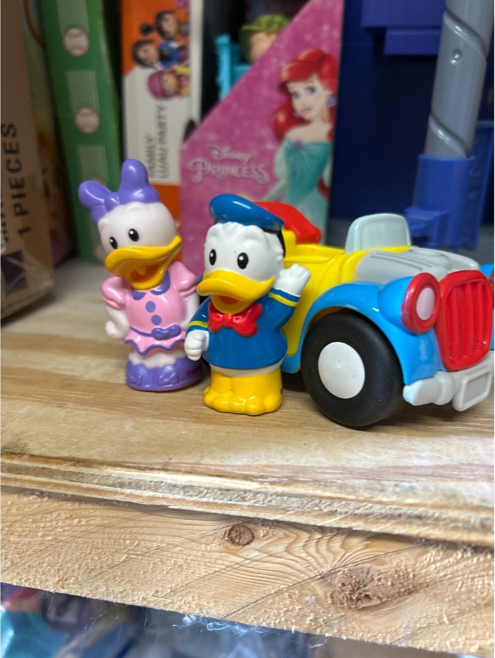 Fisher-Price Little people, Donald ducks  car